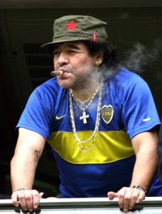 maradona1 228x300 Lo público. Lo privado. Y Maradona