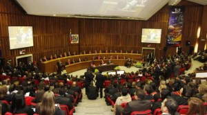 mg 25501328043988 300x166 Tribunal Supremo de Justicia le da un Golpe a la Mesa