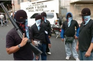 Héctor Soto o la fase superior de Farruco Sesto: toda la verdad sobre los últimos incidentes dentro del Ministerio de Cultura piedrita biblioteca 300x197 Héctor Soto o la fase superior de Farruco Sesto: toda la verdad sobre los últimos incidentes dentro del Ministerio de Cultura
