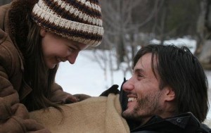 10 Bloopers del cine 2009 un lugar lejano 3 300x189 10 Bloopers del cine 2009