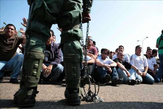 La doble moral de los medios frente al tema de la represión juvenil gn bestia La doble moral de los medios frente al tema de la represión juvenil